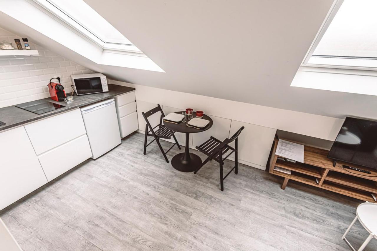 Le Coquet Logement Climatise Face A La Cathedrale - 3G Reims Exterior photo