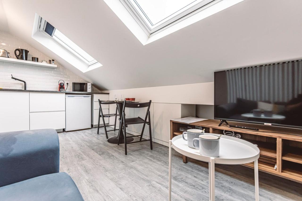 Le Coquet Logement Climatise Face A La Cathedrale - 3G Reims Exterior photo